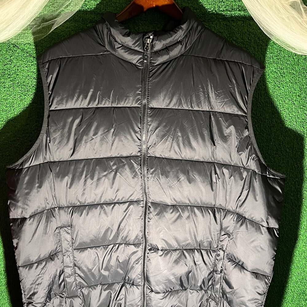 SOLD—- Swiss Tech Gray Full-Zip Puffer Vest